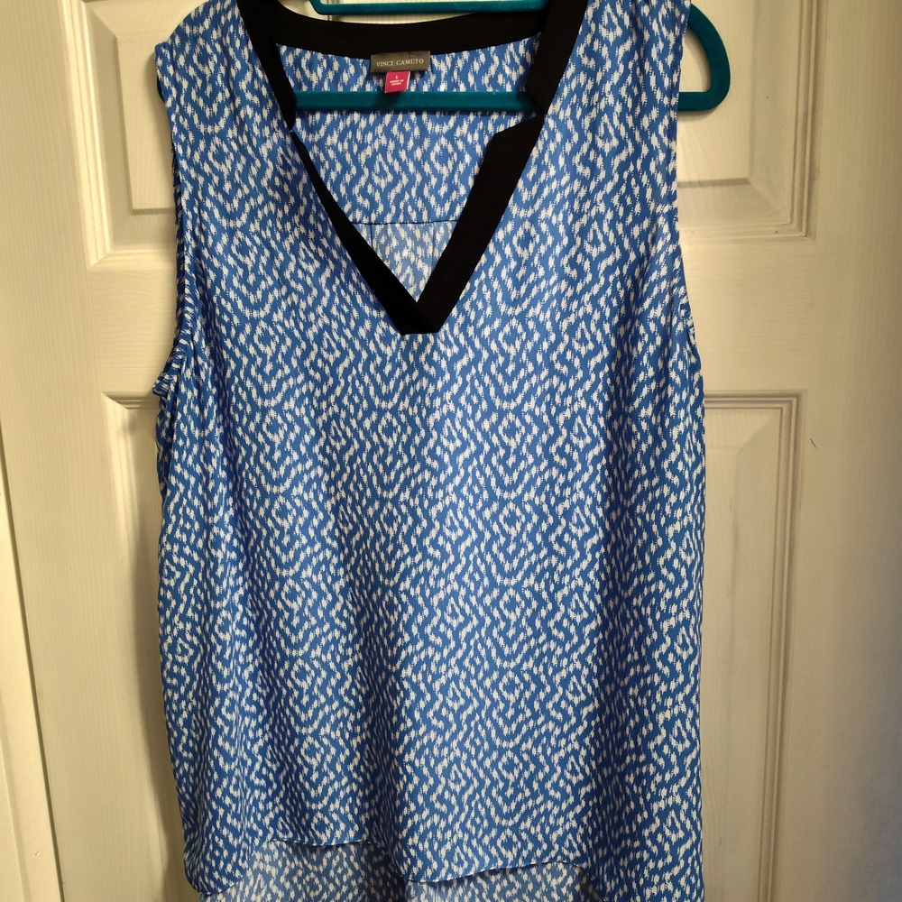 Vince Camuto Blue White Geometric V-Neck Sleeveless Top